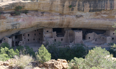 Puebla zbudovaná pod skalními převisy v národním parku Mesa Verde v Coloradu 